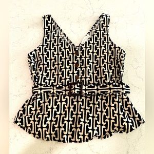 NWOT Monteau los angeles top with belt. Size L